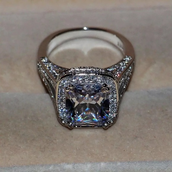 Jewelry - 10ct pave 14k gold Wedding Simulated Diamond Ring